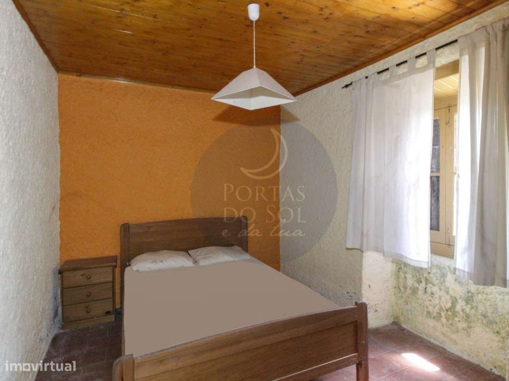 Moradia V2 Terreno Poço-15