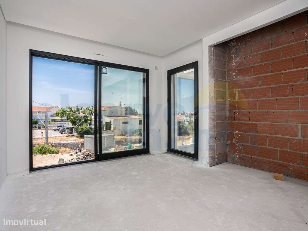 Moradia T4 de Arquitetura Contemporânea com Piscina, Rooftop e Vist...-34