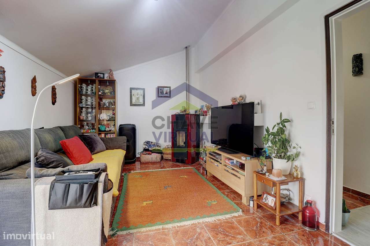 Apartamento T2 com Garagem - Centro Bombarral-7