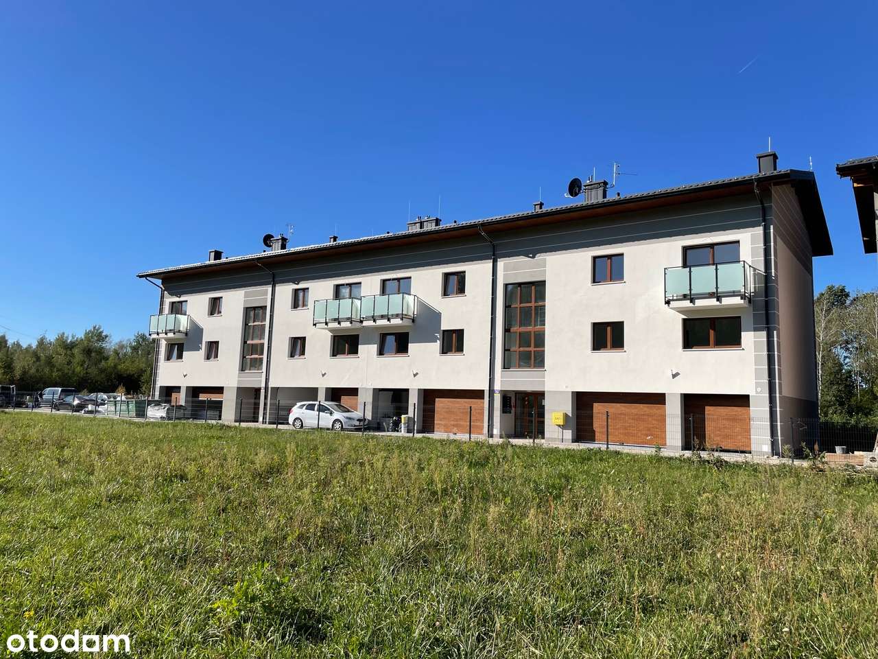 Nowoczesne 3-pokojowe mieszkanie z balkonem i garażem-11