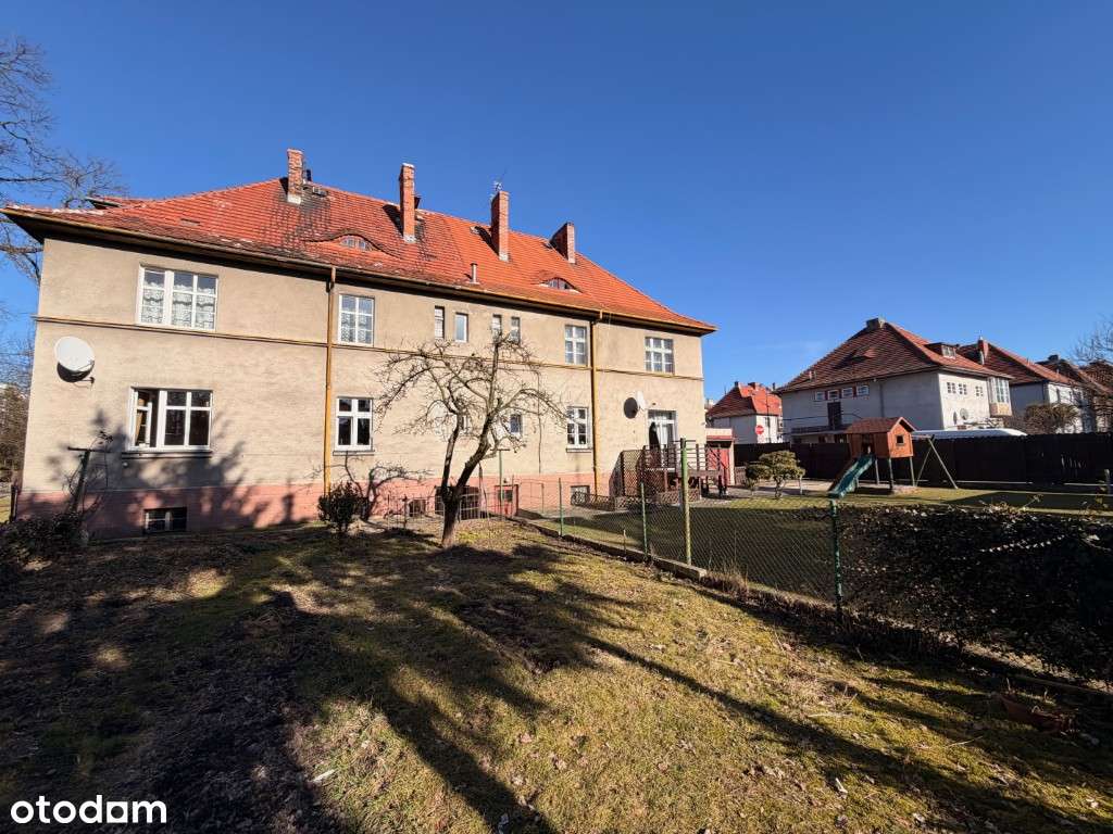 Bezczynszowe mieszkanie z ogródkiem w centrum Jeleniej Góry.-0