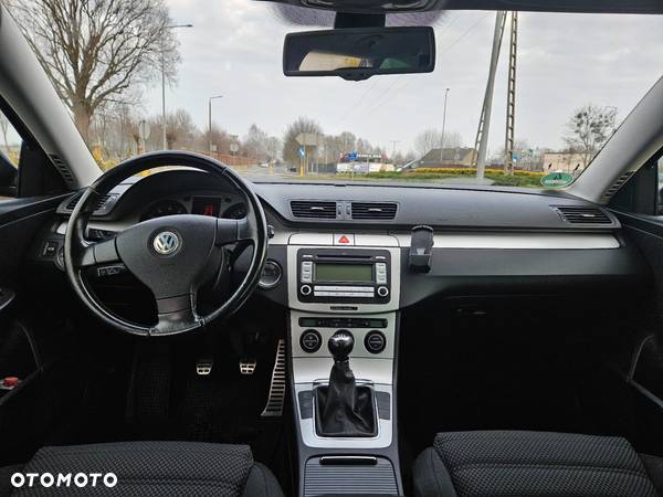 Volkswagen Passat 1.8 TSI Comfortline - 3