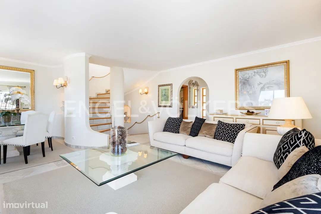 Deslumbrante moradia geminada com fantásticas vistas mar e golfe - Grande imagem: 5/35