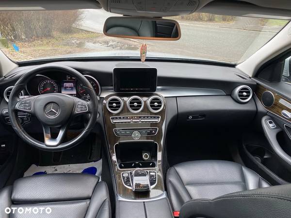 Mercedes-Benz Klasa C 300 9G-TRONIC - 6