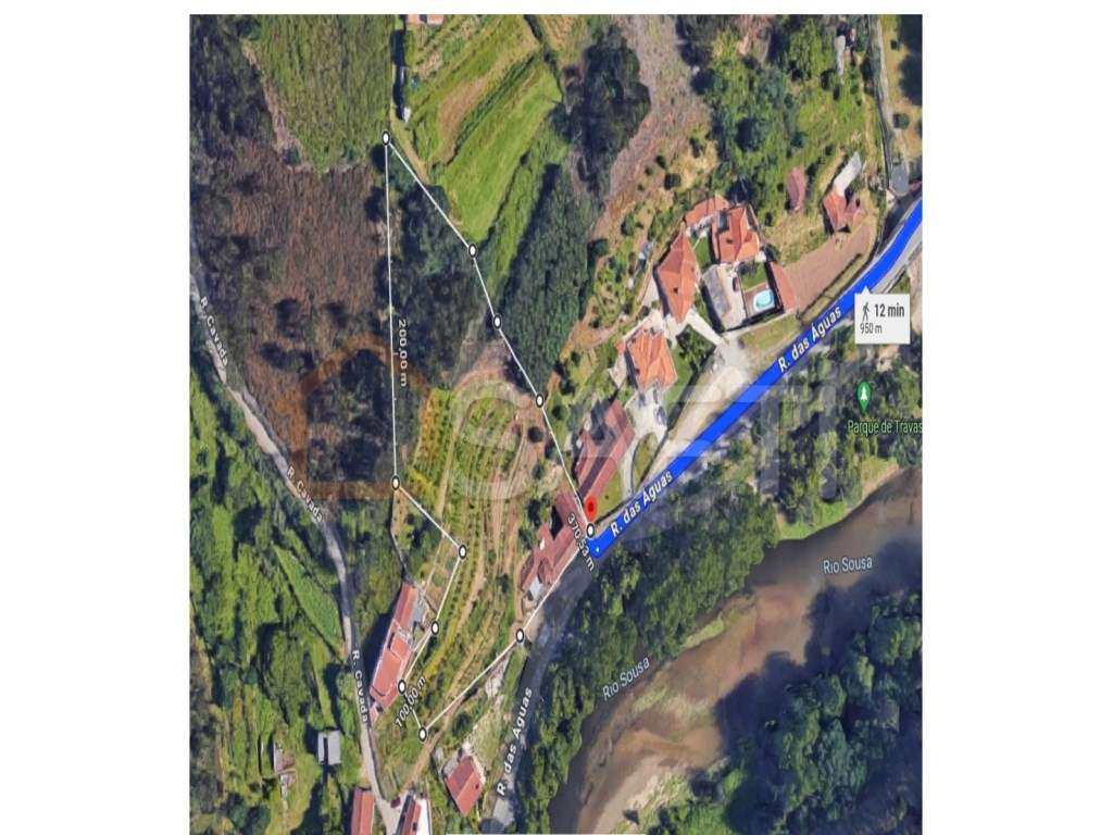 Moradia em Xisto, em frente ao rio Sousa. - Grande imagem: 5/6