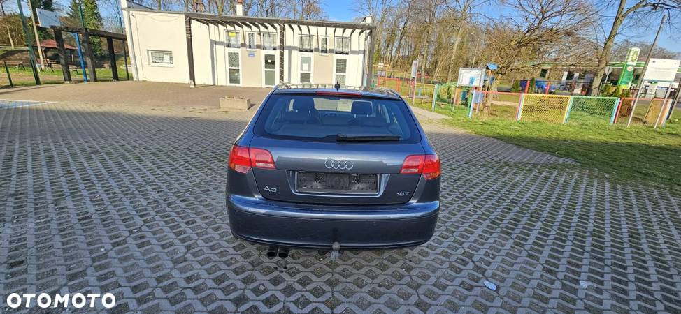 Audi A3 1.8 TFSI Sportback S tronic Attraction - 6