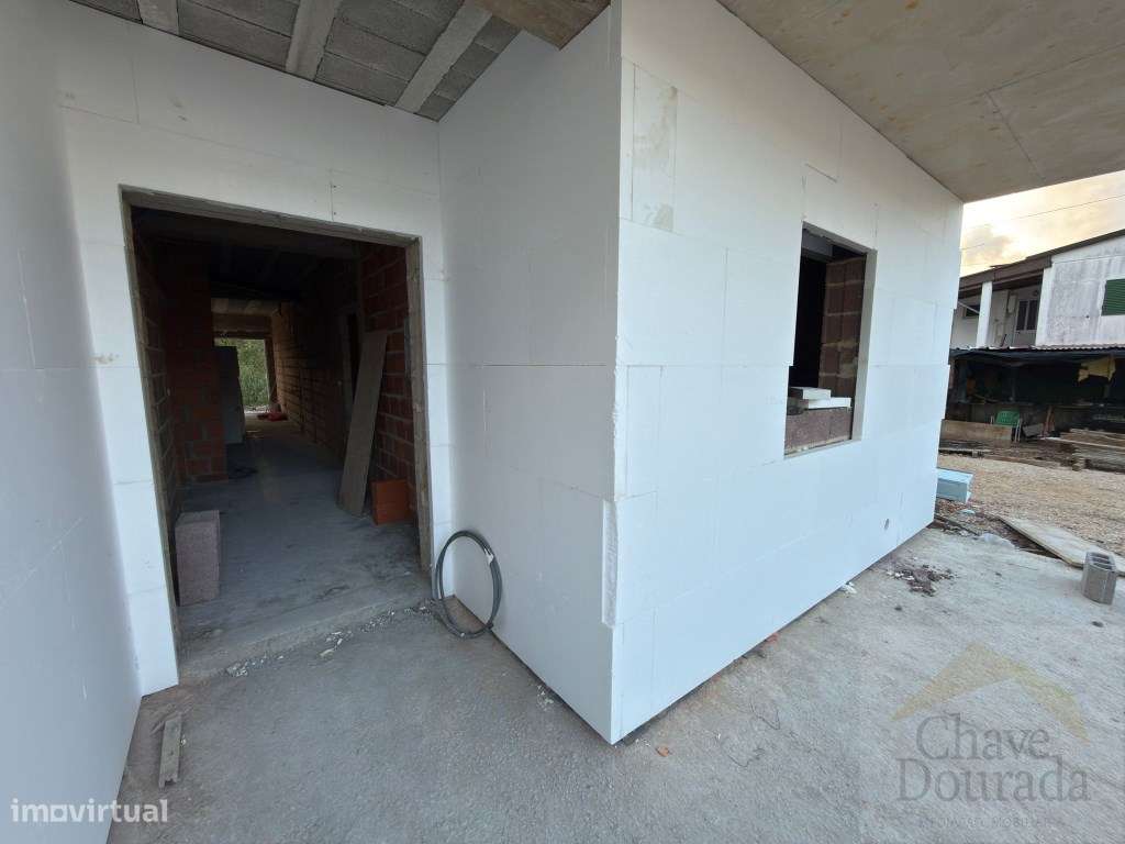 Apartamento T3 com logradouro e garagem - Mealhada-13