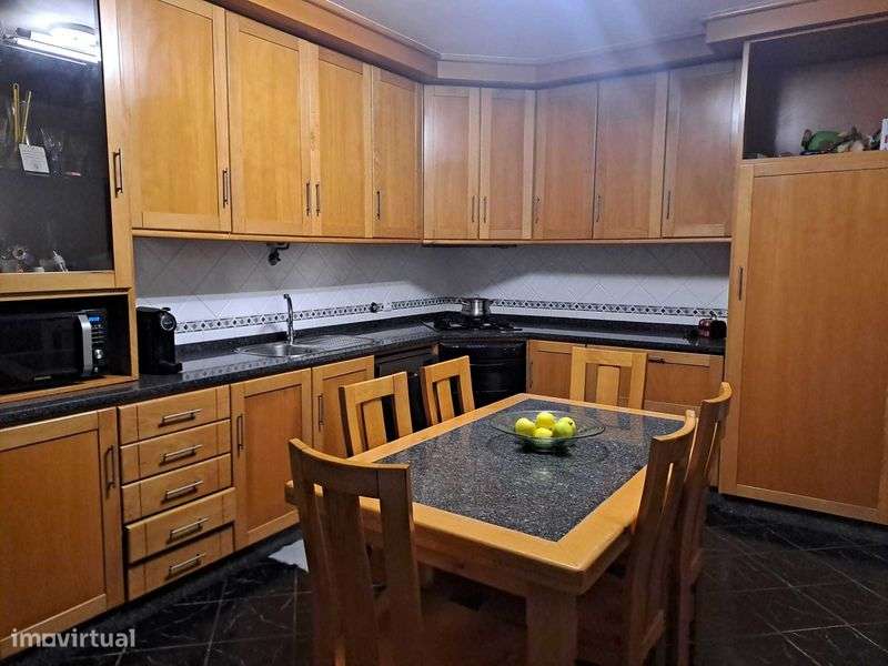 Moradia T3 em pedra azul junto a estrada Termas de S. Vicente-Penafiel - Grande imagem: 5/12