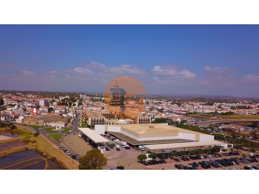 Moradia T3 no Centro de Tavira com Terraço e Potencial de Ampliação - Grande imagem: 3/27