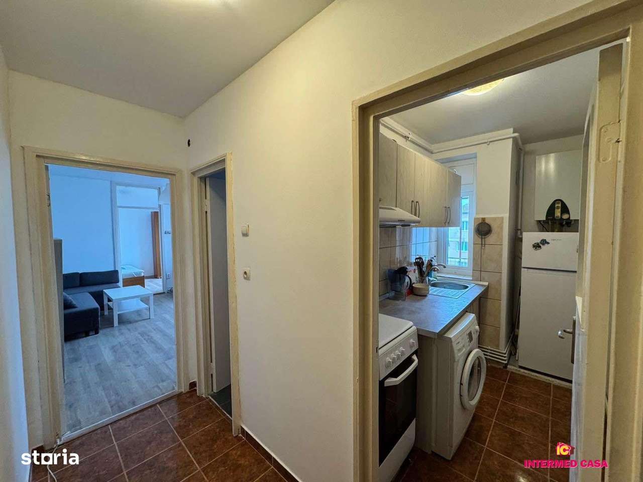 Apartament de vanzare 2 camere decomandat zona Mihai Viteazul-4