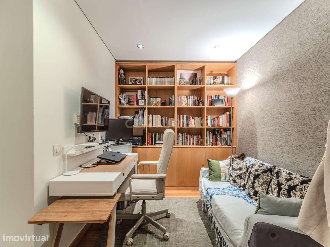 Luminoso T3+1 com Escritório e Varandas – Canidelo, Gaia-12