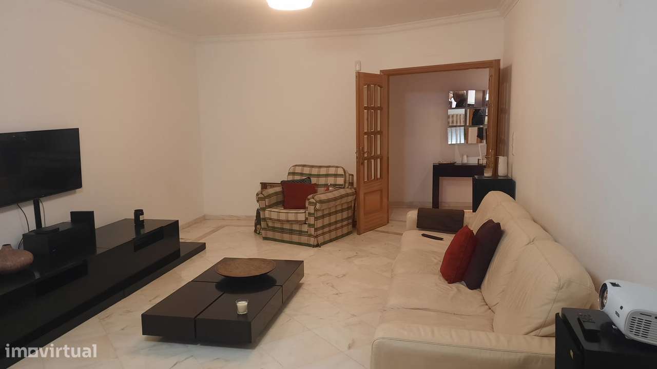 T3 c/ terraço 220m2, garagem e localização privilegiada-5