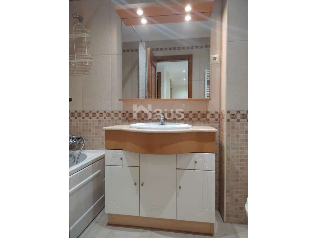 Duplex T2+1 com varandas e parqueamento-13