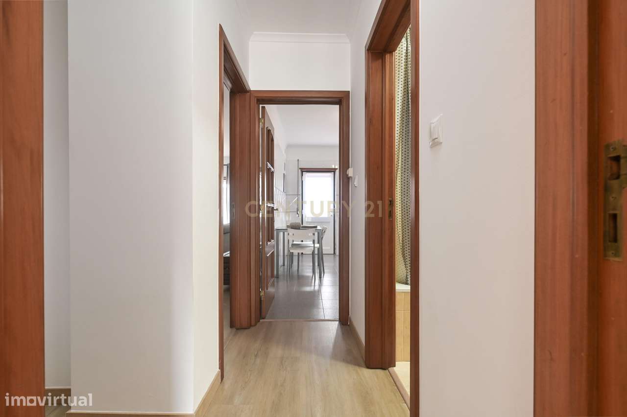 Apartamento T2 em Milharado, com terraço e parquemento-7