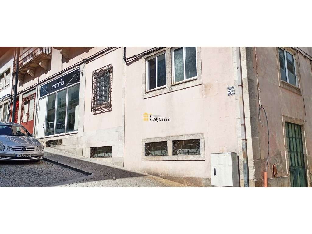 4 Frações para Venda | Centro de Lamego-5