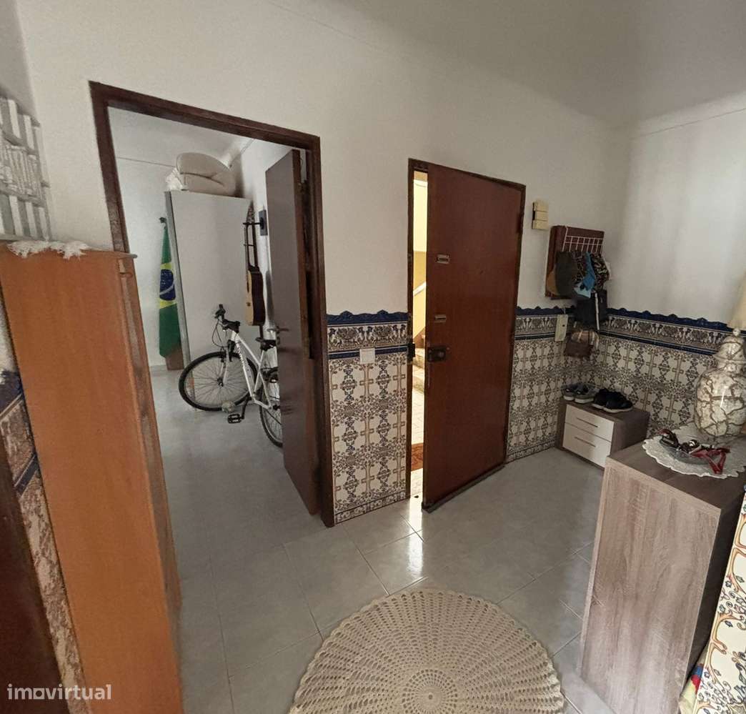 Apartamento T2 estádio Medideira, Amora-7