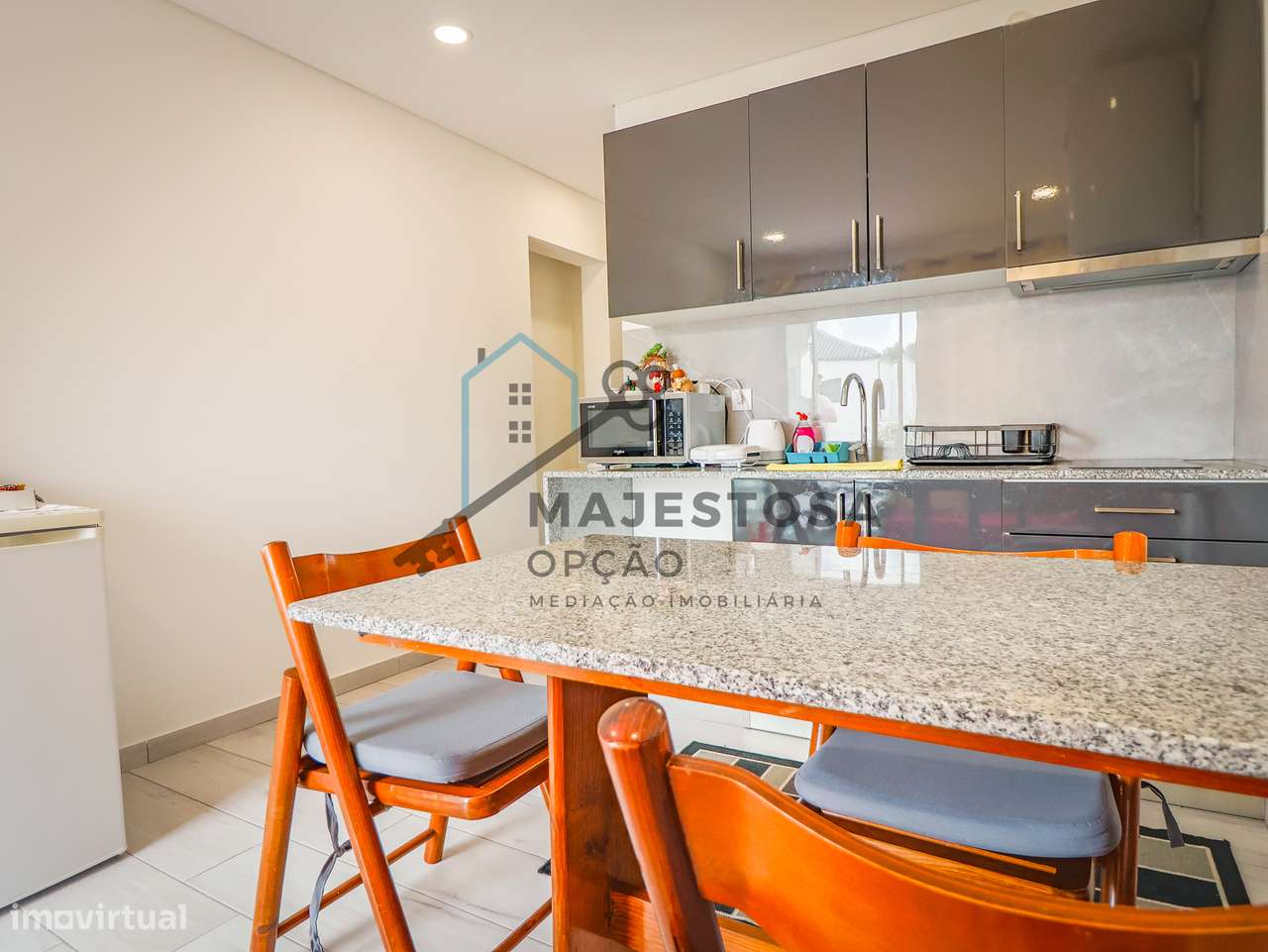 Moradia com 4 Apartamentos T1 — Gualtar, Braga-4