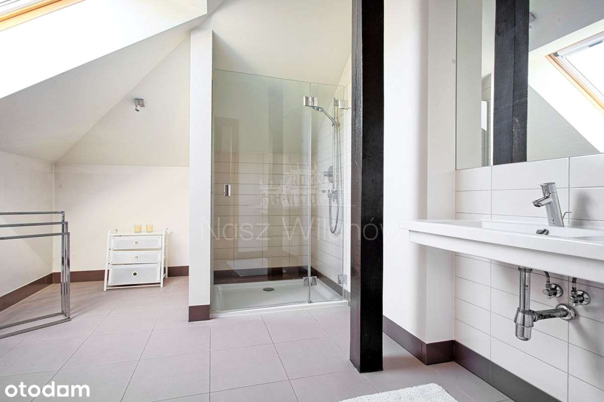 Przestronny dom w uroczym zakątku-17