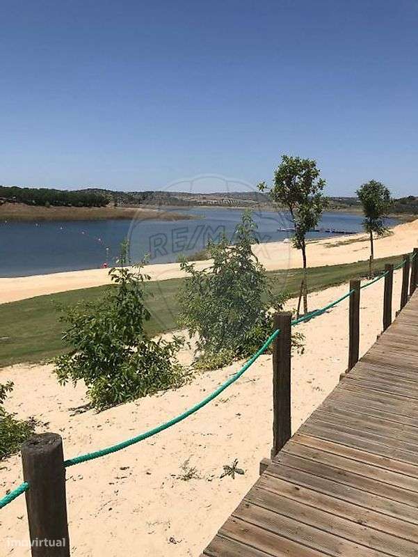 Moradia T2 para venda-24