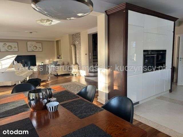 Dom, 270 m², Warszawa-2