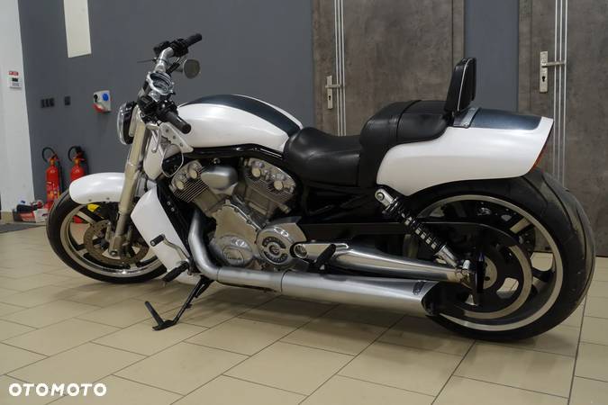 Harley-Davidson V-Rod Muscle - 29
