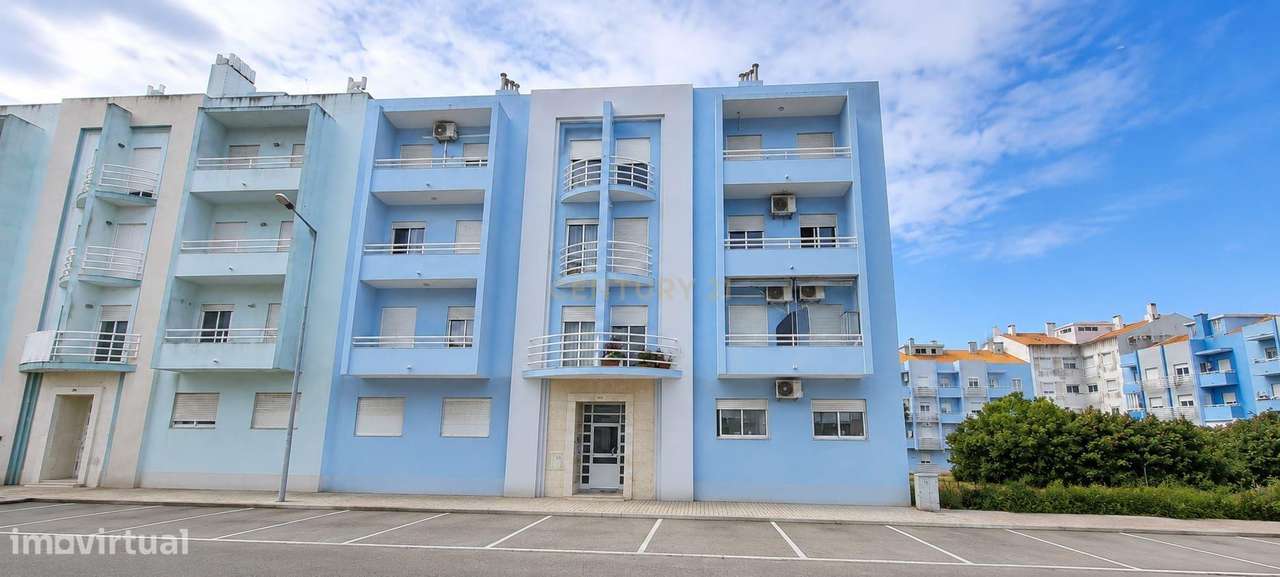 Apartamento T3 com arrecadação / Montijo-0