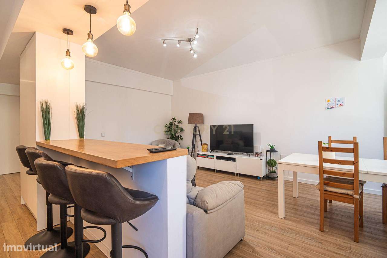 Apartamento Renovado T2 em Oeiras, ótimas áreas e com tudo perto de si-7