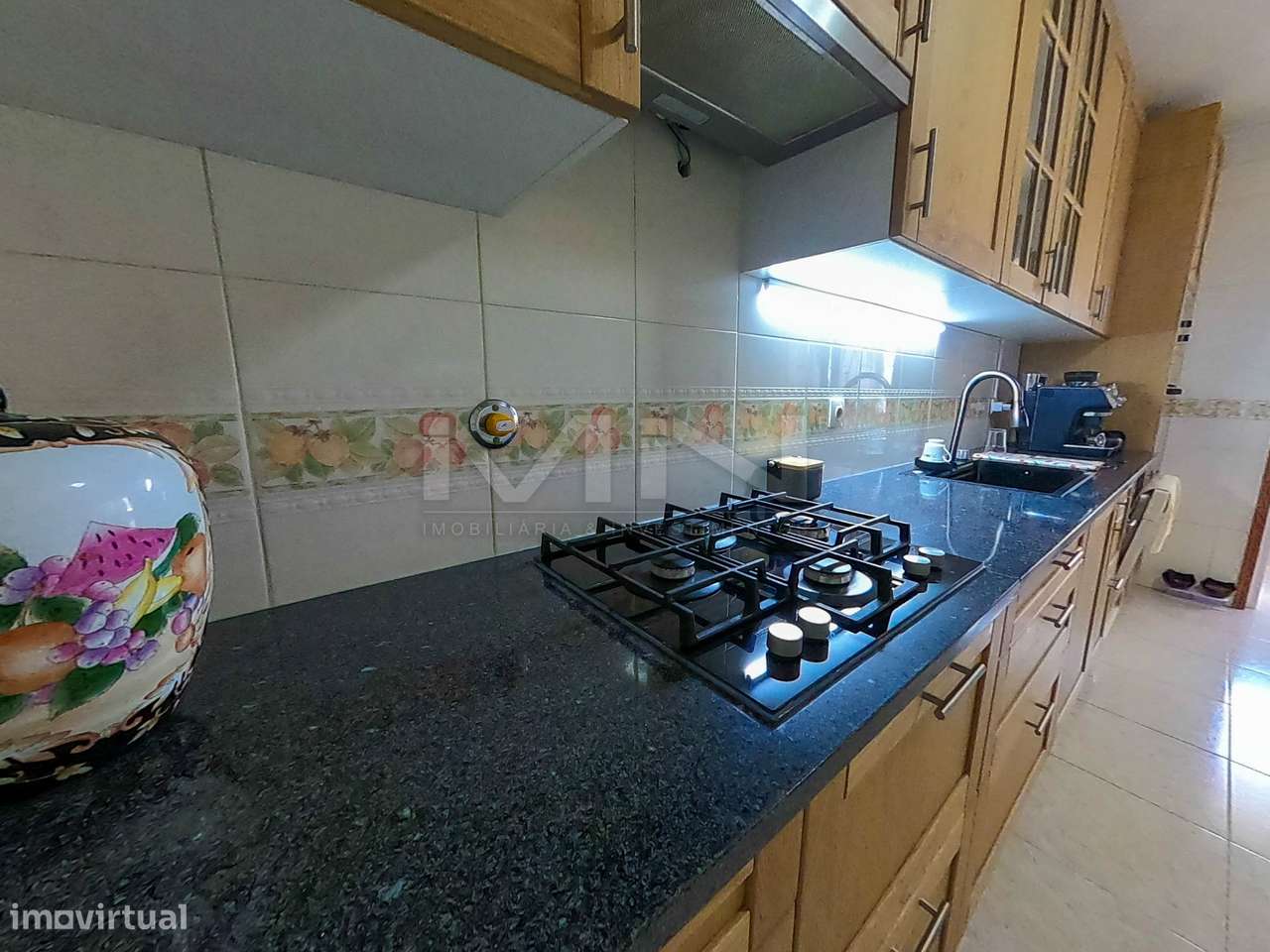 Apartamento T3 c/ Suite e garagem para dois carros-11