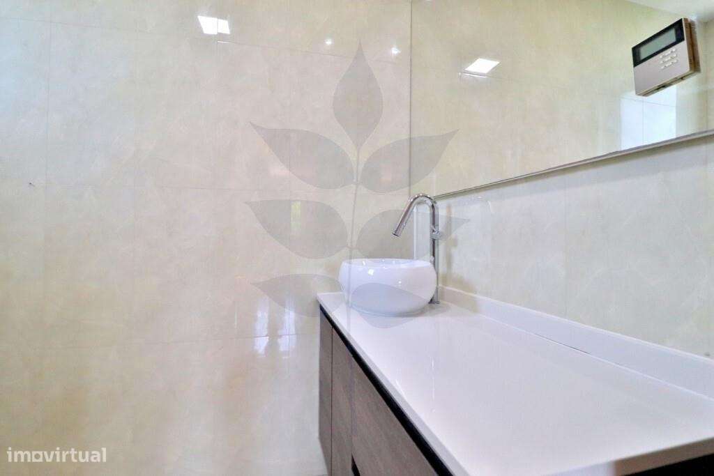 Venda apartamento T3 na freguesia de Este (São Pedro)-10