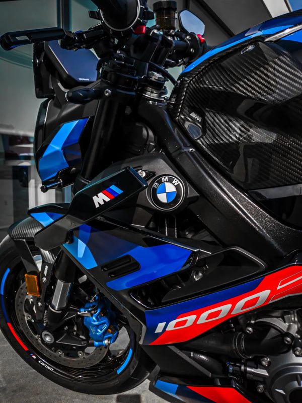 BMW M 1000 R