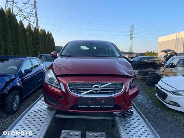 Volvo V60 D2 Momentum - 13