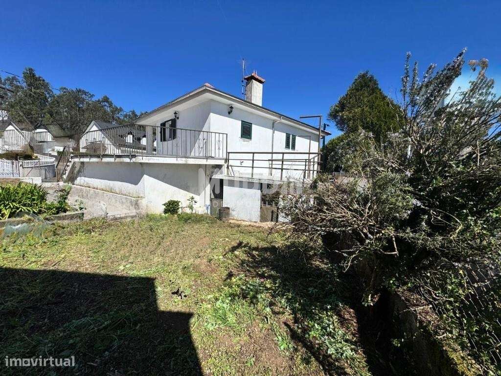 Moradia de 2 Pisos – Excelente Oportunidade em Romariz, Santa Maria da-28