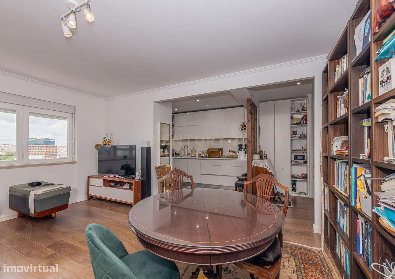 Apartamento T3 duas casas de banho parqueamento em S. Domingos de Benf-4