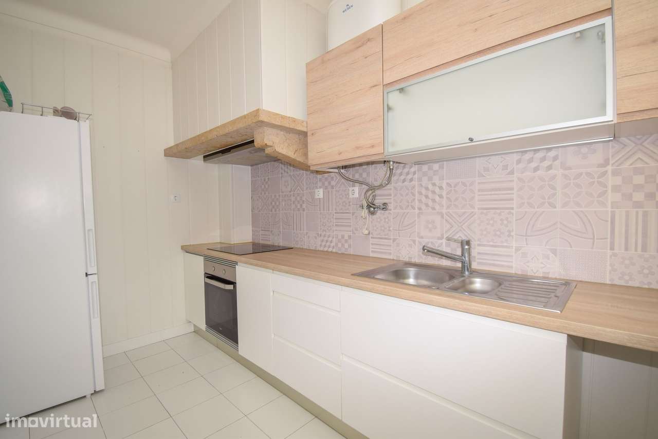 T3 Renovado Áreas Amplas, 2 WC, Terraço Comum emPrédio de Prestígio - Grande imagem: 2/24