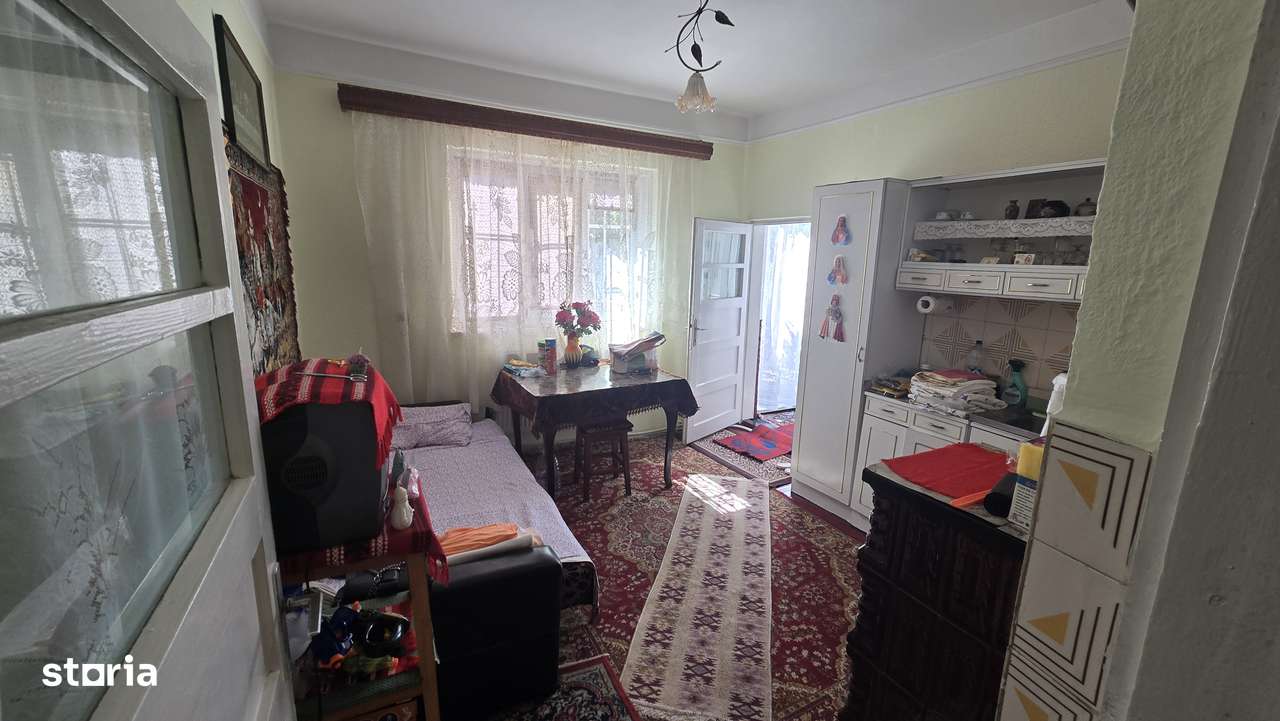 Vand casa caramida si teren 740 mp in Roman-10