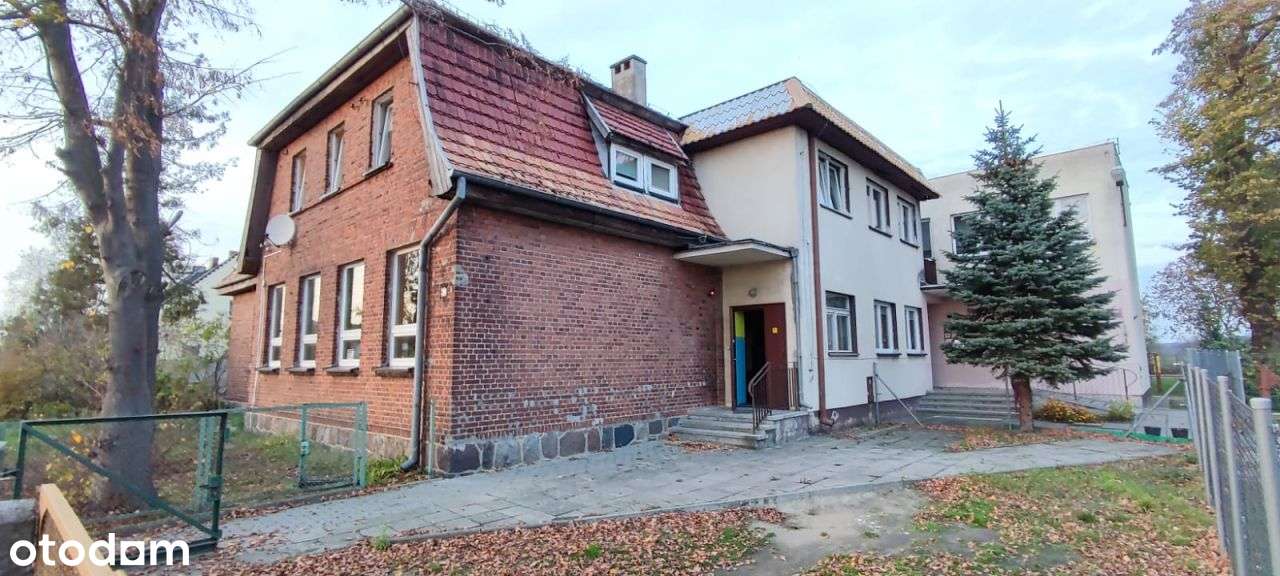 szkoła z czerwonej cegły-2