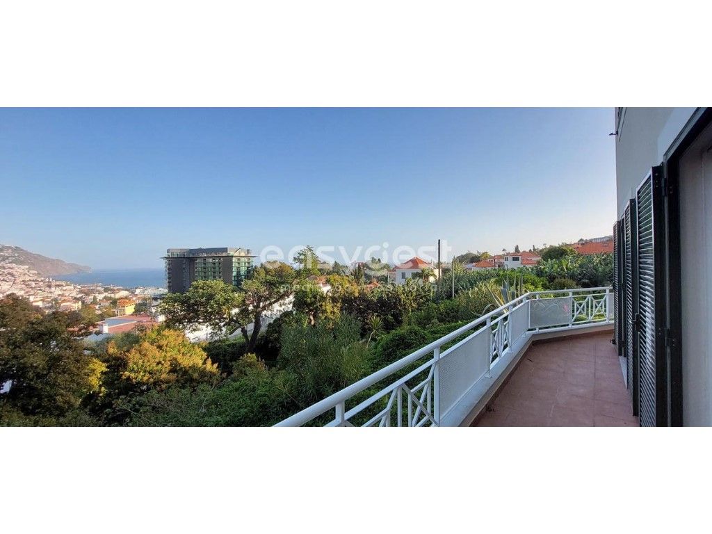 Apartamento T3 com 131,5 m2 no Pico de São João - Funchal