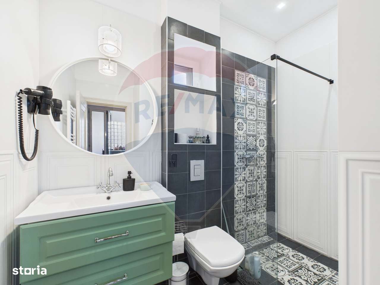 Casă / Vilă cu 5 camere de vânzare în zona Central-11