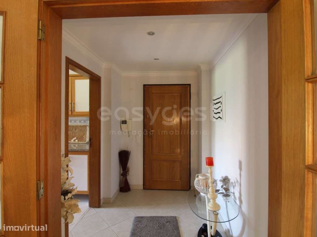 Excelente T4 no Centro Sul de Almada - c/ Box Fechada - Grande imagem: 2/50