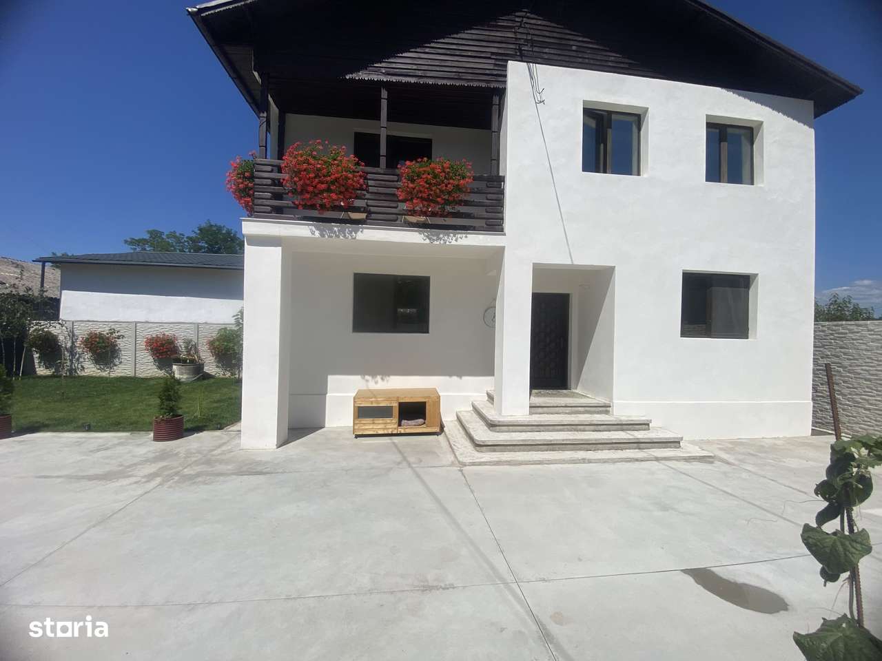 Gata de locuit! Vanzare casa cu 5 camere in Priboiu, com.Branesti-1