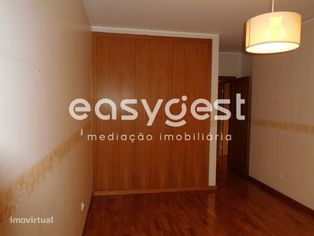 Apartamento T3 usado situado no centro de Condeixa-a-Nova - Grande imagem: 4/12