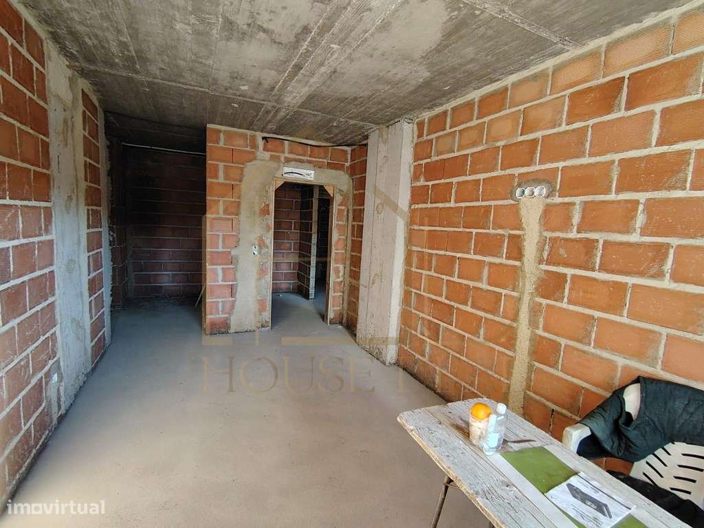 MAGNÍFICO Apartamento T3 com Parqueamento e Arrecadação. Montijo-11