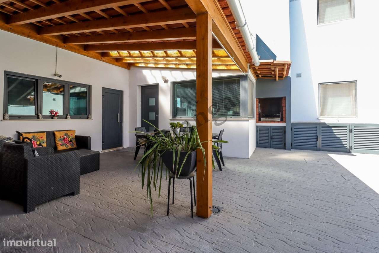 Excelente Moradia  para venda na Aldeia de Santo André-35