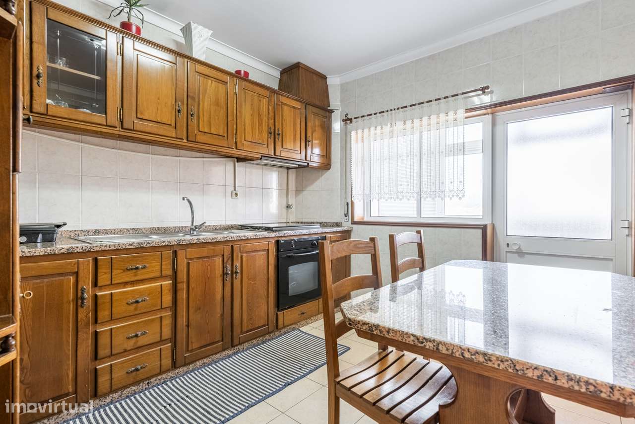 Apartamento T3 Centro da Lixa-17