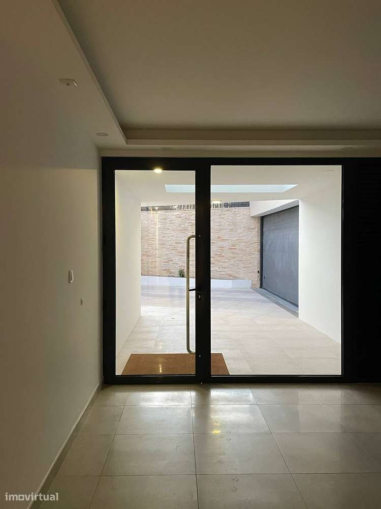 Viva perto do mar em Paço de Arcos: T3 novo com pátio e garagem-27