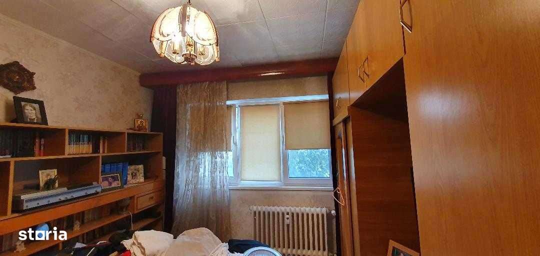 ap cu 3 camere in zona Dacia-5