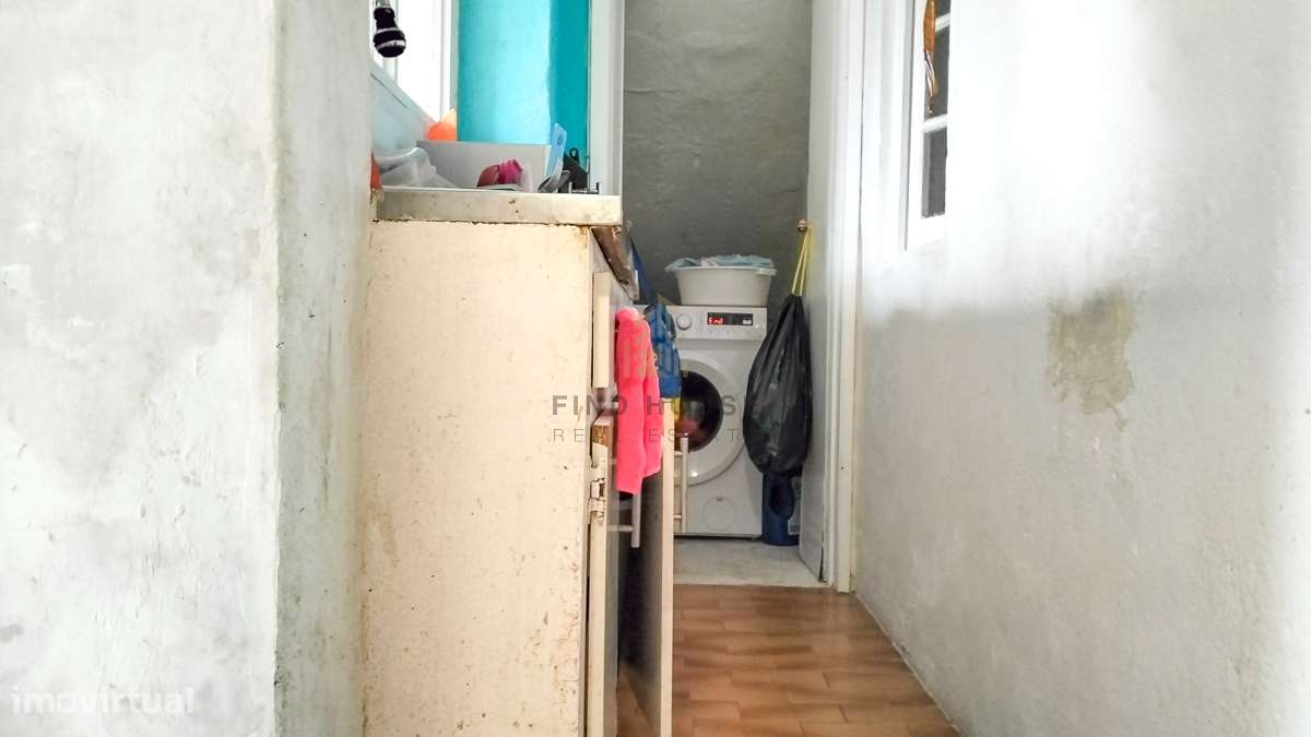 Vende-se Moradia T7 com 2 pisos e logradouro no Cadaval-7