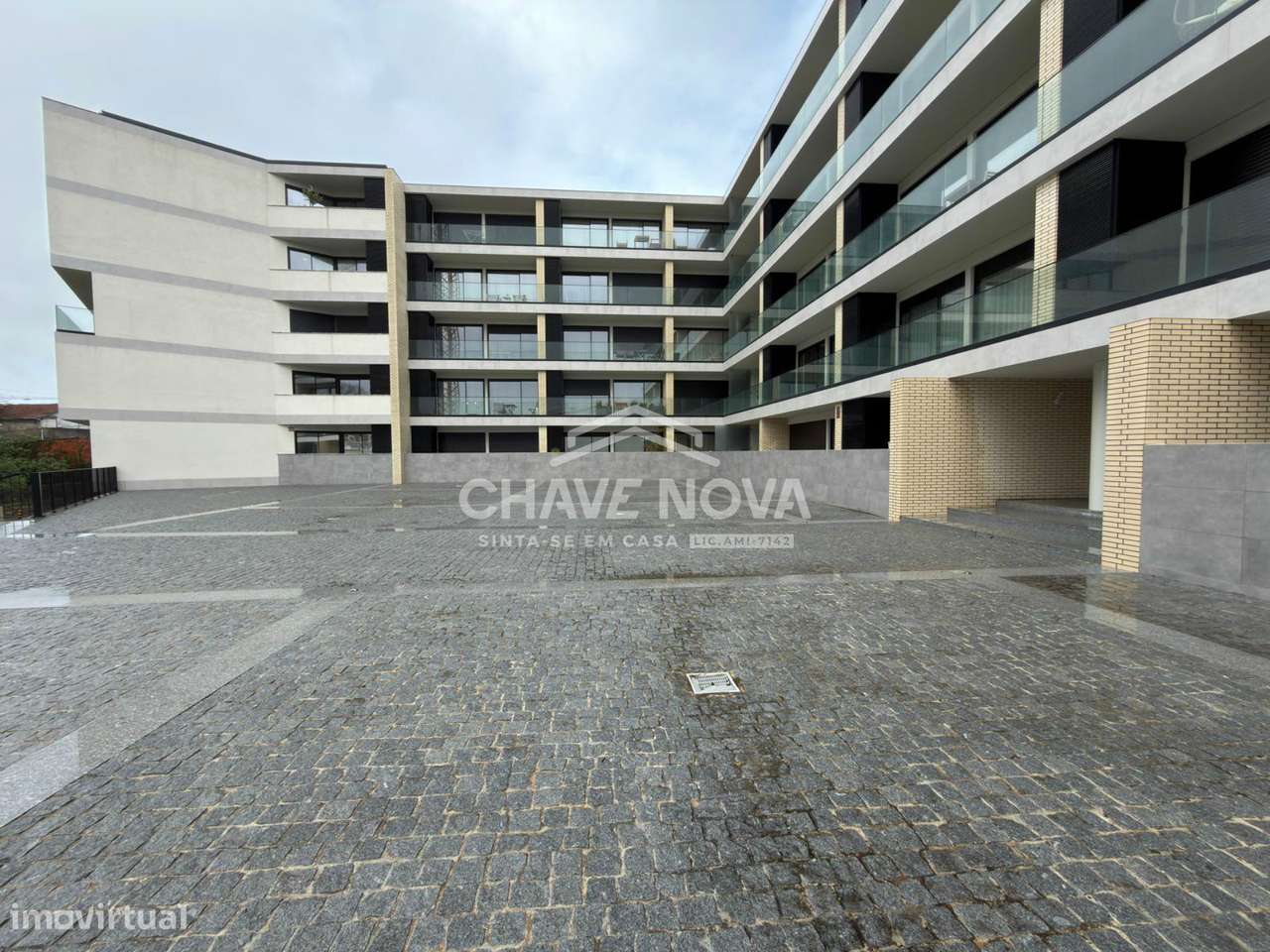 Apartamento T1+1 Santa Marinha de 2023 ao Arrábida Shopping VL8-34