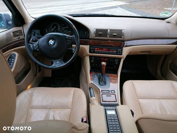 BMW Seria 5 - 21