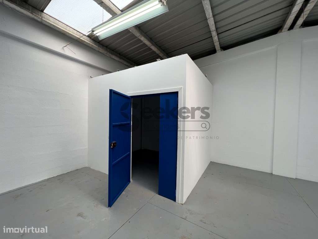 Armazém e escritório na Beloura, Sintra com 360 m2-7